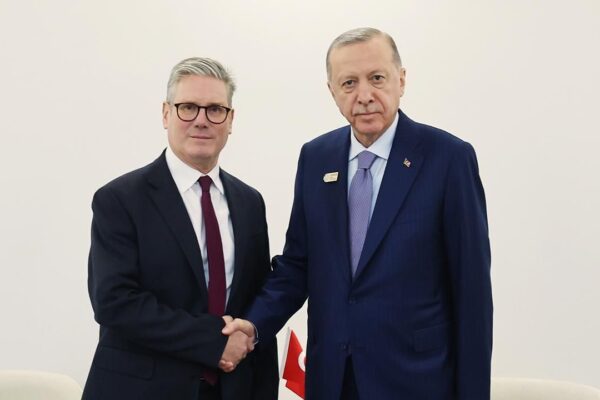 İngiltere Başbakanı yarın Türkiye’ye gelecek İngiltere Başbakanı yarın Türkiye’ye gelecek
