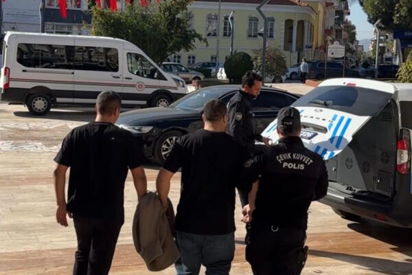 Polis merkezinde arbede: Yaralı var!