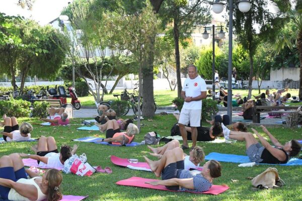 Kuşadası’nda sabah sporu coşkusu!