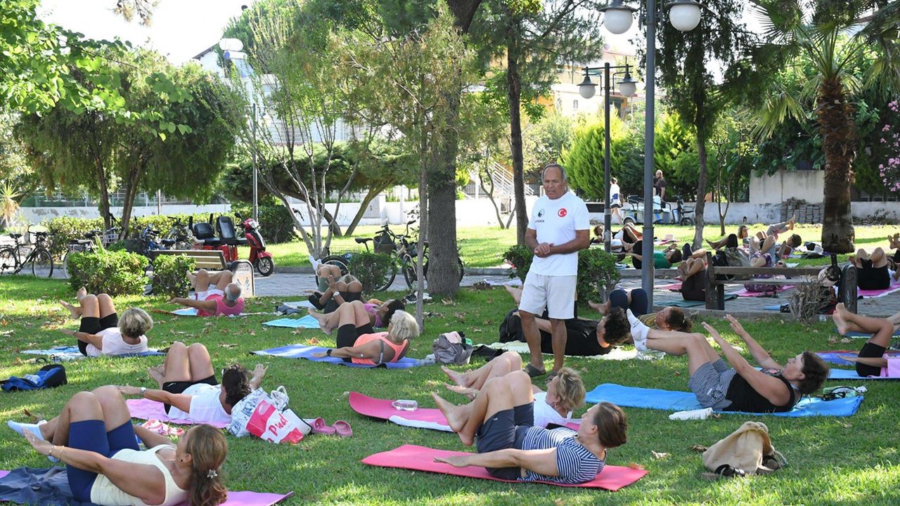 Kuşadası’nda sabah sporu coşkusu!