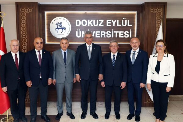 Sağlık Bakanı Memişoğlu’ndan DEÜ’ye bi... Sağlık Bakanı Memişoğlu’ndan DEÜ’ye bi...
