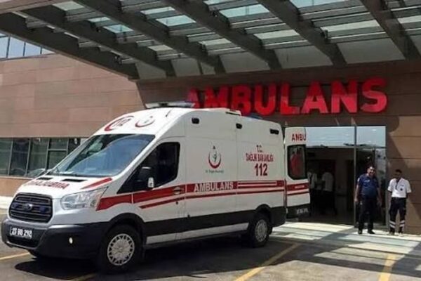 Feci kaza! Öğrenci servisi dolmuşla çarpıştı: 16 y...