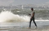 İzmir’de 14 ilçeye fırtına uyarısı: Hızı 80 kilome...